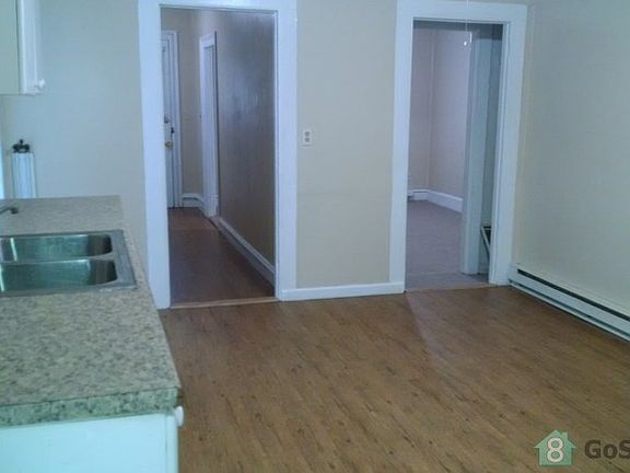 4th image of 47 Linden St