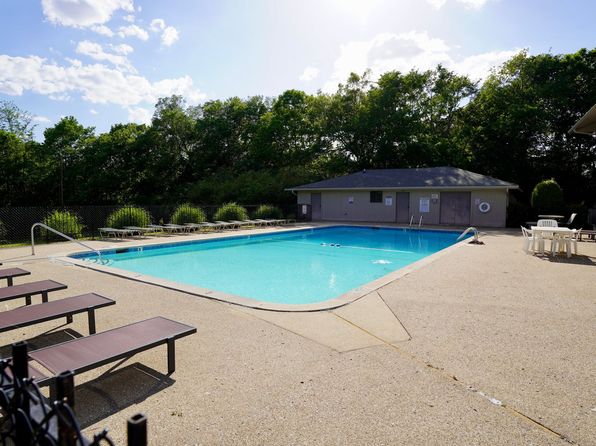 131 Lake Chateau Dr