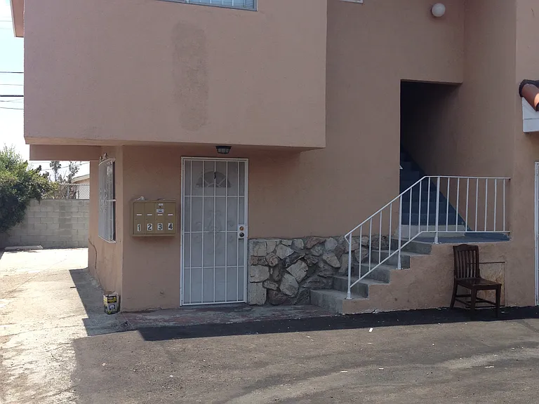2135 7th Ave — Photo 3