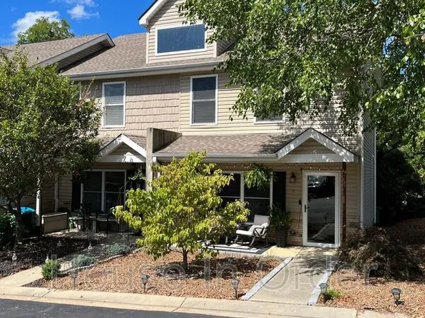 1 English Ivy Rd, Asheville, NC 28806