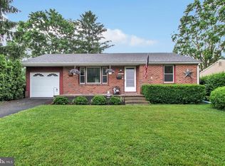 1027 Homeland Dr, Lancaster, PA 17601