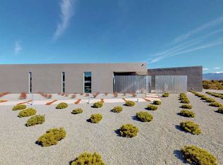 10 Vista Del Cielo, Santa Fe, NM 87506