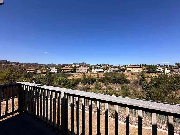 23424 Caliente Springs Ave — Photo 25