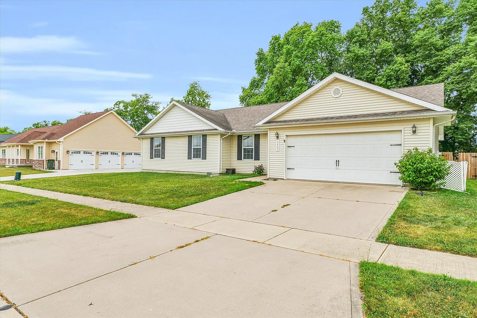 2407 N Skyline Dr photo 1