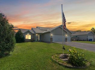 960 W 9th St, Rush City, MN 55069