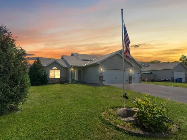 960 W 9th St, Rush City, MN 55069