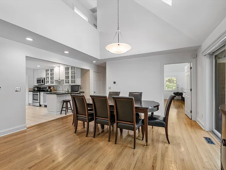 6 Bennett Dr — Photo 25