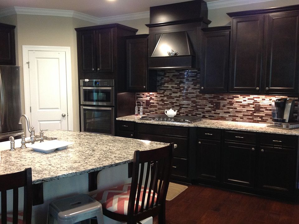 Upgrade cabinets,back splash