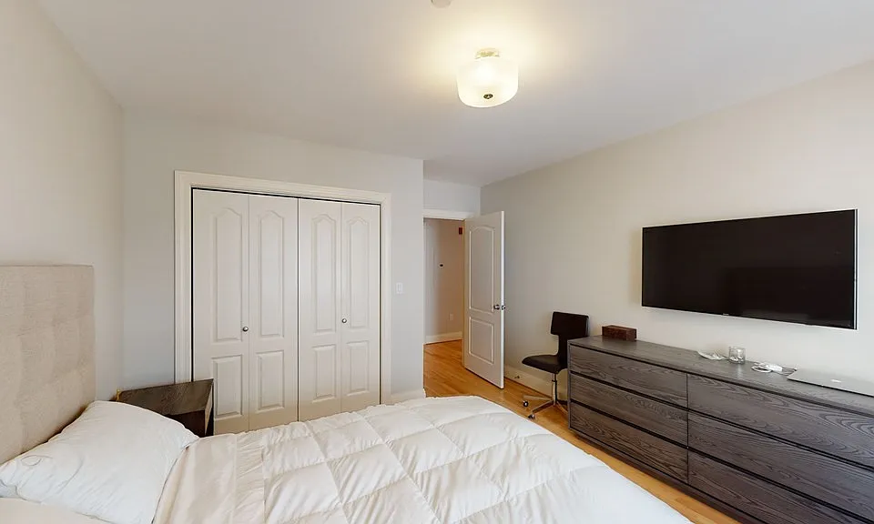 1 Huntington Ave #202