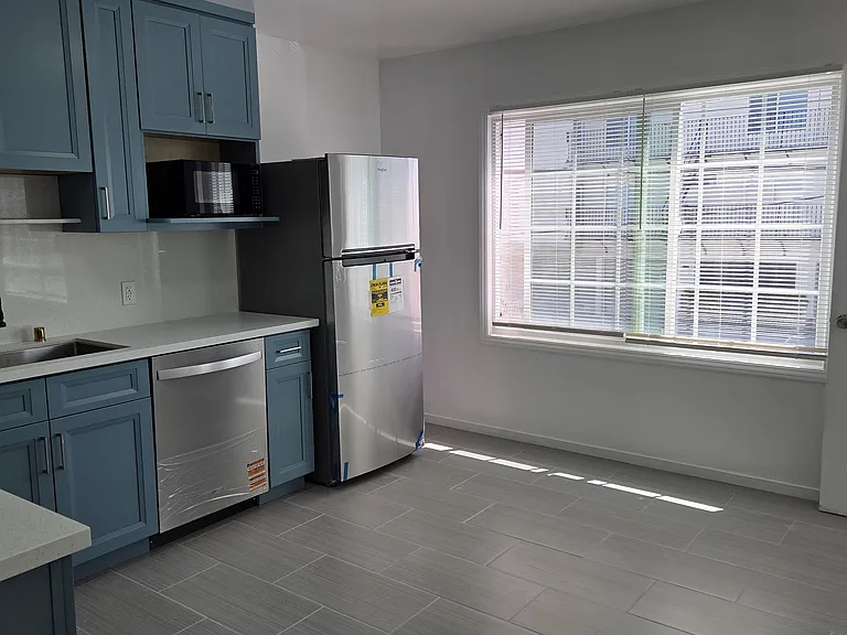 2611 44th Ave — Photo 5