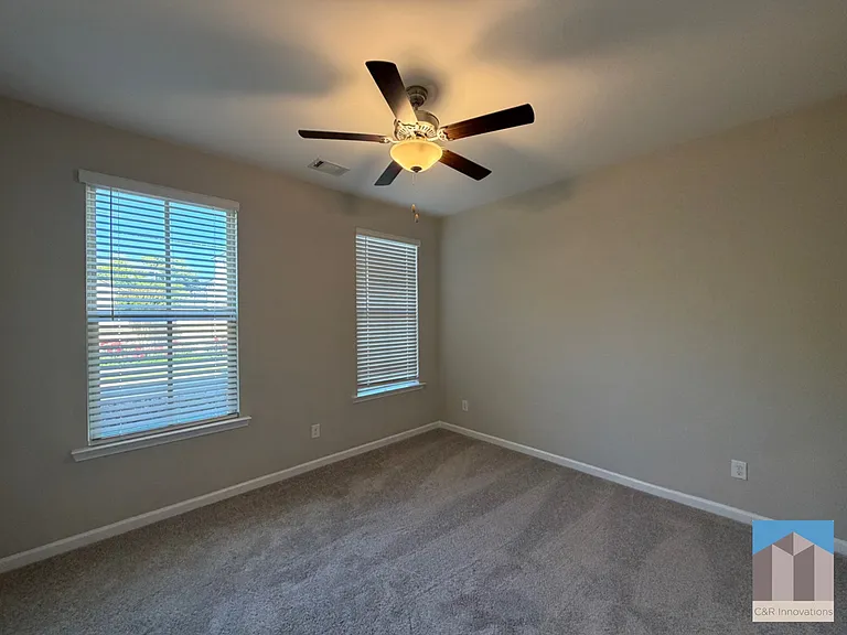 2590 Morehead St — Photo 4