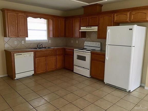 5th image of 2303 Candlelight Ln