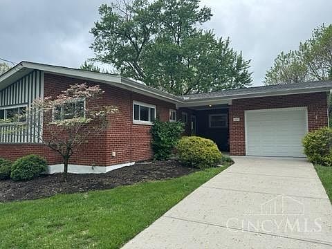2nd image of 349 Halidonhill Ln