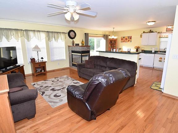 5th image of 148 Whittington Pl