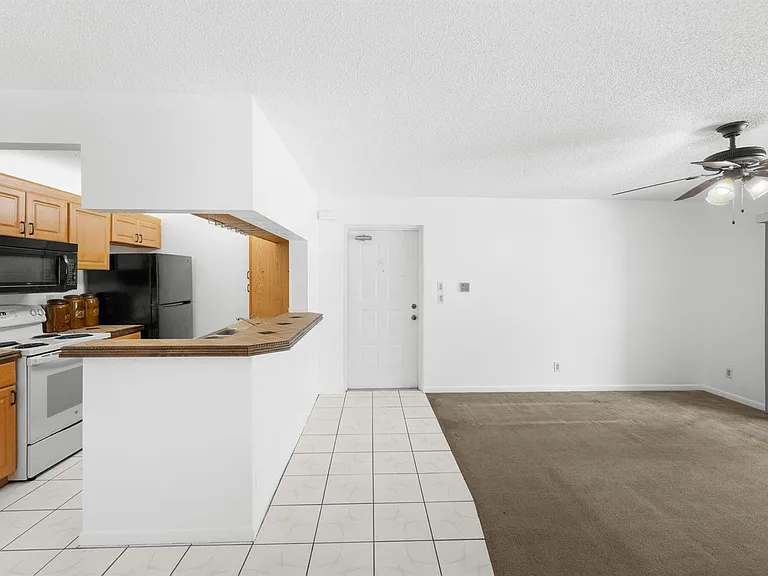 2506 SE Anchorage Cv #2 — Photo 3