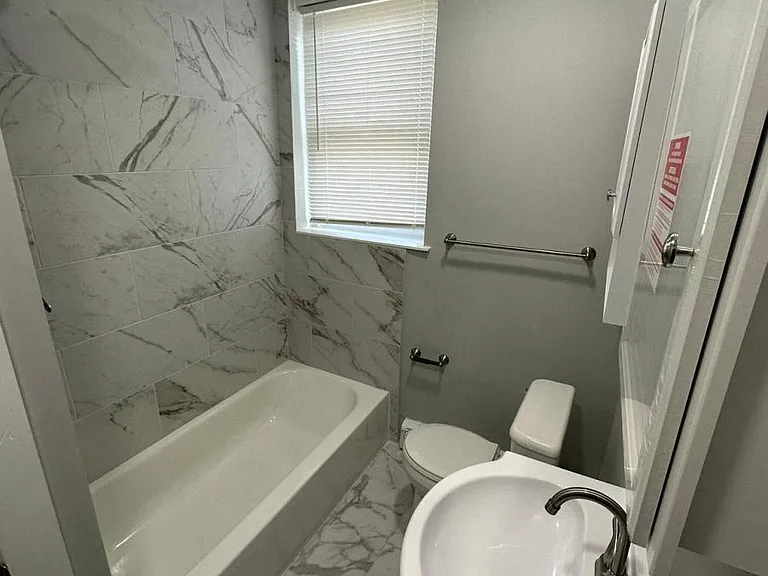 615-23 E Vernon Rd #102 — Photo 9