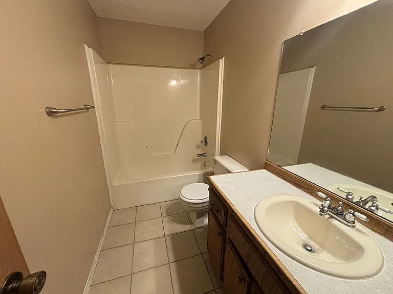 1419 N Pittsburg Ave — Photo 8
