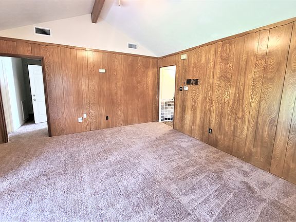 living room_10062021
