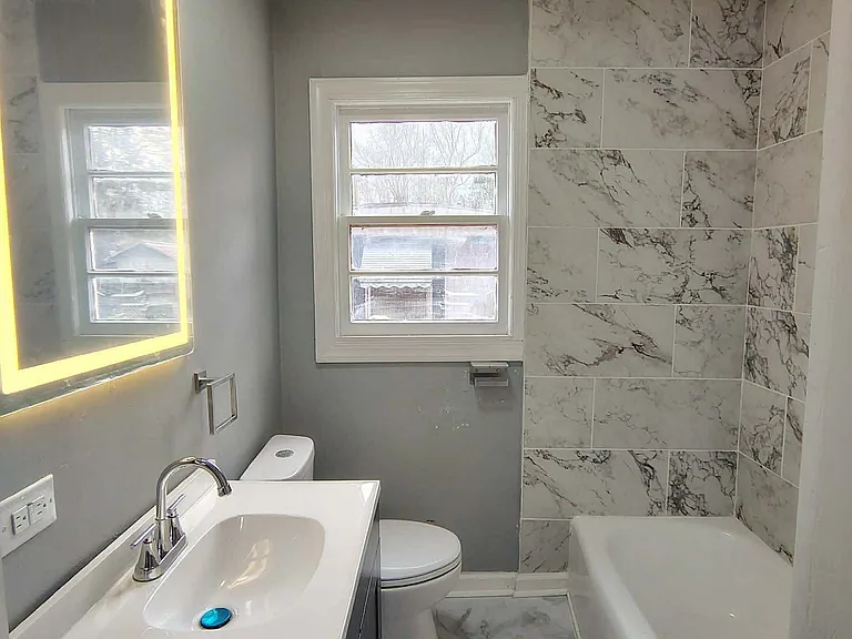 1306 Grace St — Photo 12