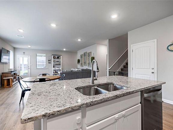 5th image of 13739 Wincrest Dr