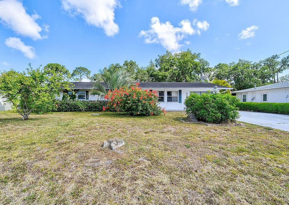1st image of 429 SE Calmoso Dr