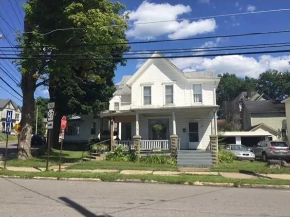 765 1/2 Market St, Meadville, PA 16335