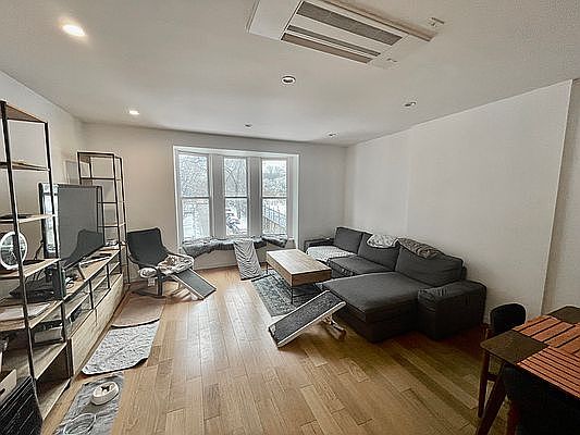 5th image of 422 W 160th St APT 3