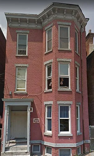 33 Lutheran St Photo 1