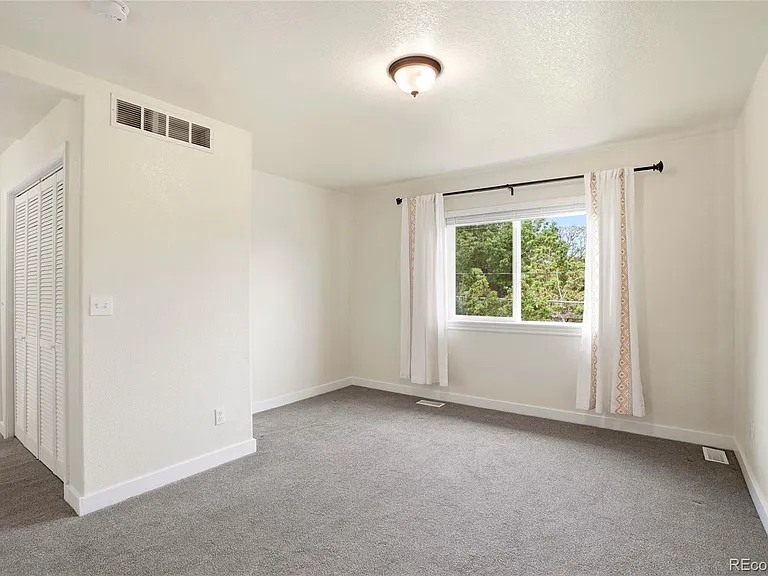 3501 S Ivanhoe St — Photo 22