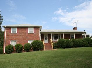 7228 Pole Green Rd, Mechanicsville, VA 23116