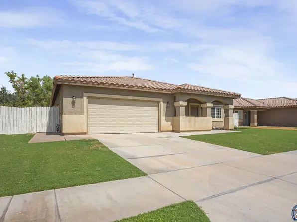 1802 Farmer Dr, El Centro, CA 92243