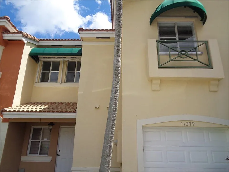 11379 NW 34th Pl