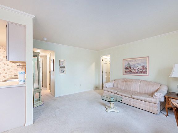 3rd image of 17401 Utica Oaks Ln #44