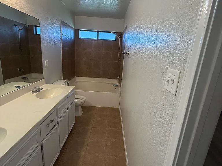 1205 Nicholas Cir #B — Photo 8