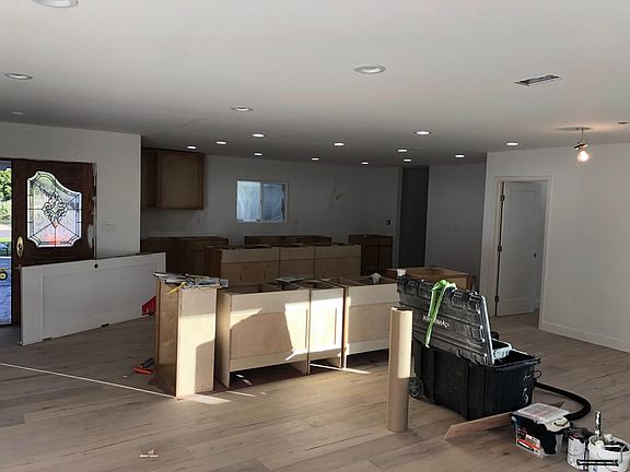 2nd image of 5755 Manton Ave