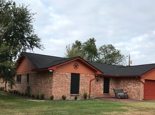 1101 Molina Dr, Angleton, TX 77515