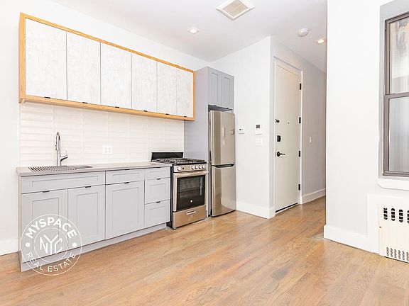2nd image of 409 Chauncey St #3L