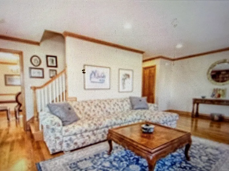 2 Grandview Ave #2 — Photo 11