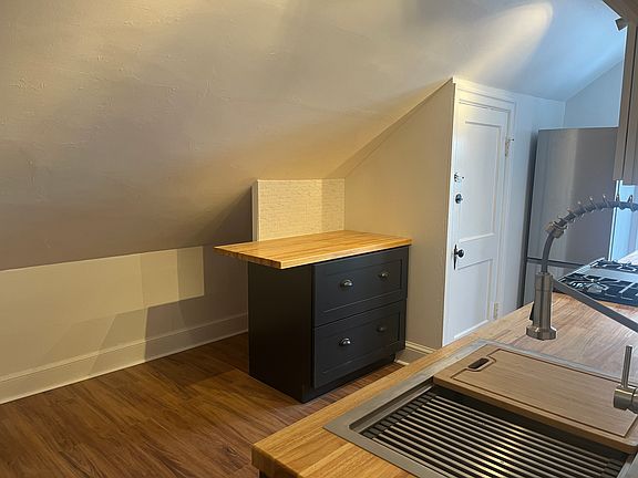 4th image of 119 Calverley St Floor 3