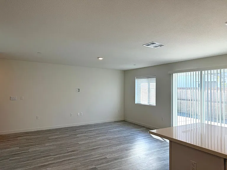 2024 Shady Tree Cir — Photo 5
