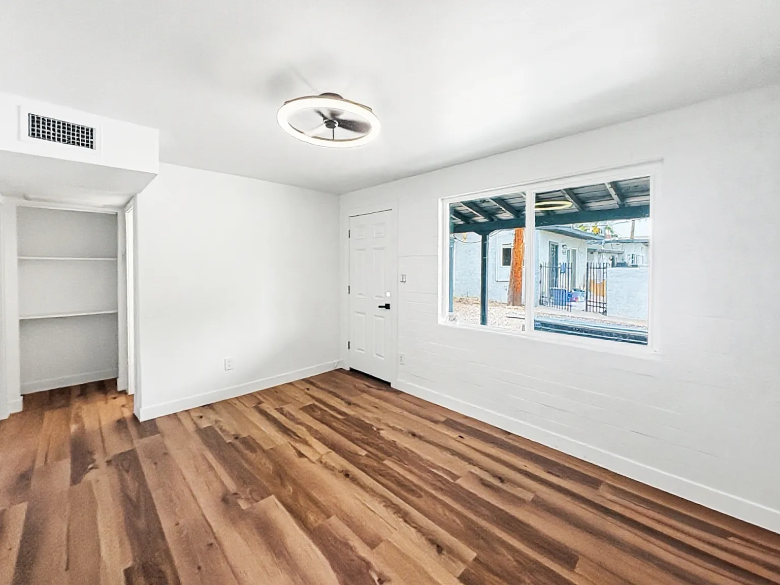 2 bed, 650 sqft, $1,400 — Photo 2