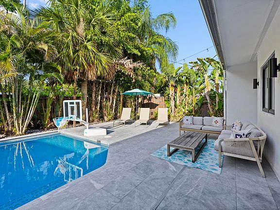 3rd image of 2112 Manatee Drive