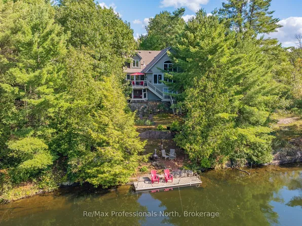 1005 Laidlaw Ave, Gravenhurst, ON L0K 2B0