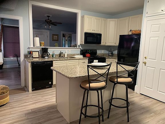 3rd image of 626-628 Randolph Ave #2