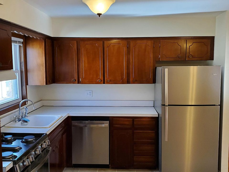 1st image of 42-00 209th St