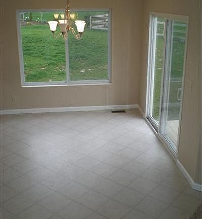 4th image of 696 Berlander Dr