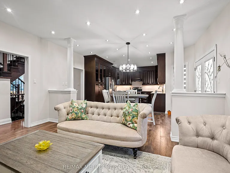 552 Feathergrass Cres #MAIN UPPER — Photo 12