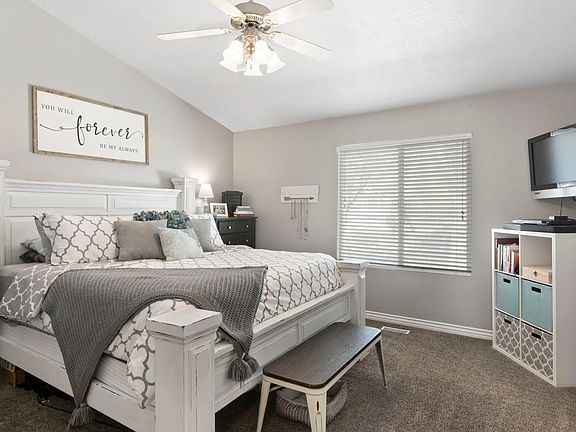 4th image of 7996 S Lismore Ln