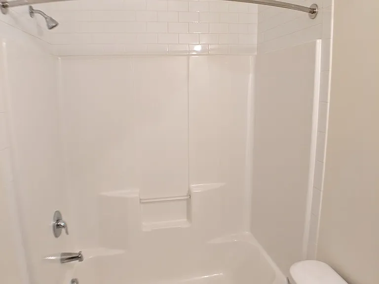 Suburban Square Apartments in the heart of Metuchen — Photo 9