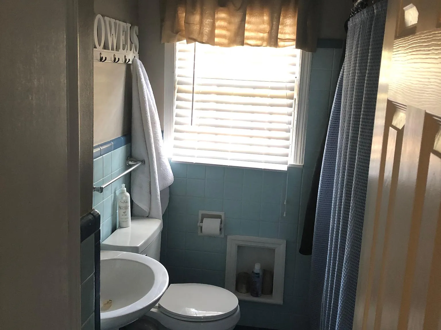 3 bed, 1100 sqft, $1,300 — Photo 3